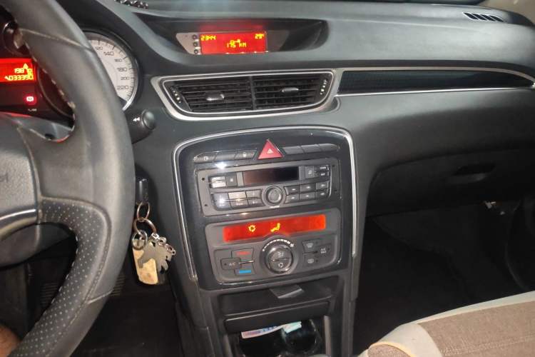 Used Peugeot 308 2014 Enjoy Edition Classic 1.6L Manual Fashion Model Audio And AC Panel