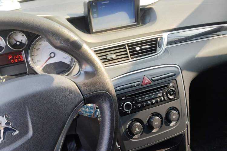 Used Peugeot 308 2014 Enjoy Edition Classic 1.6L Automatic Premium Model Audio And AC Panel