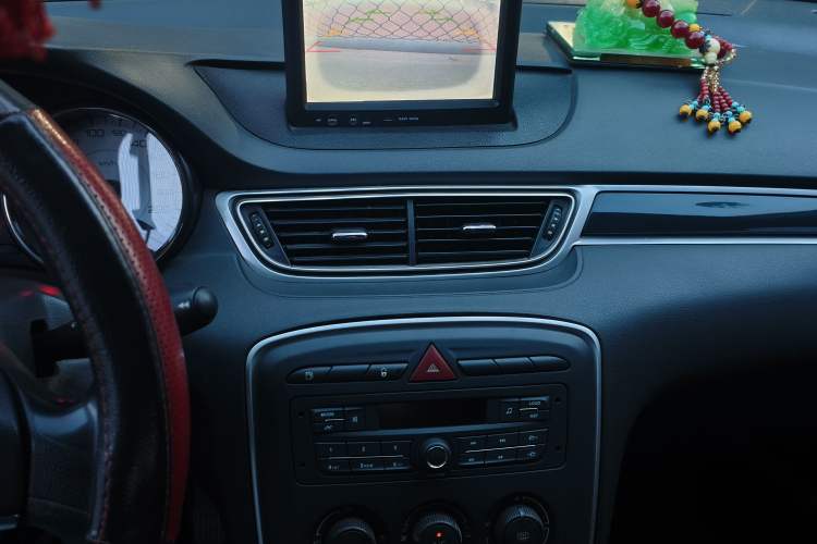 Used Peugeot 308 2014 Enjoy Edition Classic 1.6L Manual YouShang Model Audio And AC Panel