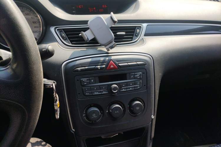 Used Peugeot 308 2014 Enjoy Edition Classic 1.6L Manual YouShang Model Audio And AC Panel