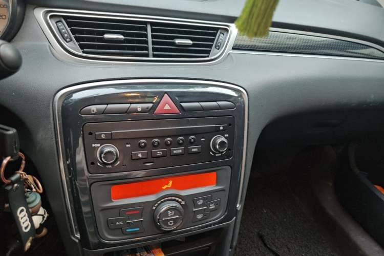 Used Peugeot 308 2014 Enjoyment Edition Classic 1.6L Automatic Fashion Model Audio And AC Panel