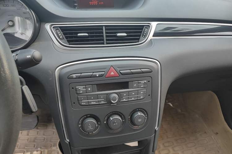 Used Peugeot 308 2014 Enjoy Edition Classic 1.6L Automatic Premium Model Audio And AC Panel