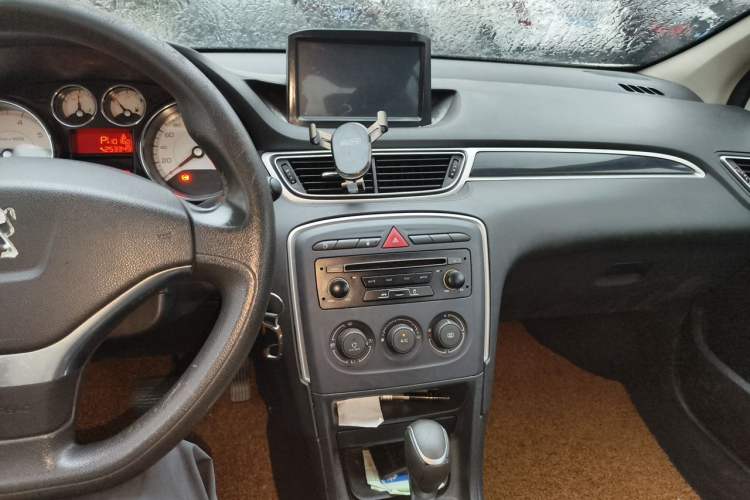 Used Peugeot 308 2014 Enjoy Edition Classic 1.6L Automatic Premium Model Audio And AC Panel