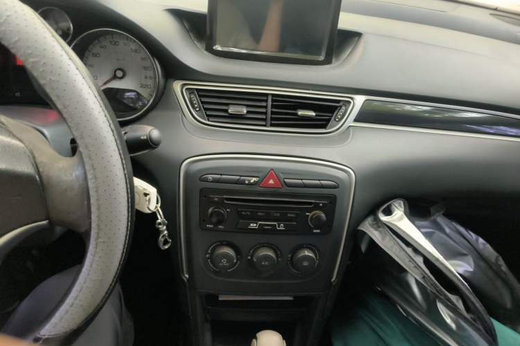 Used Peugeot 308 2014 Enjoy Edition Classic 1.6L Automatic Premium Model Audio And AC Panel