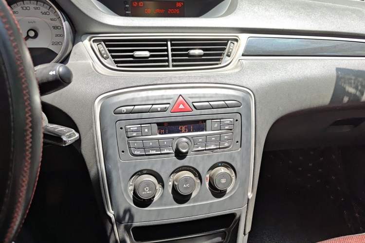 Used Peugeot 308 2014 Enjoy Edition Classic 1.6L Manual YouShang Model Audio And AC Panel