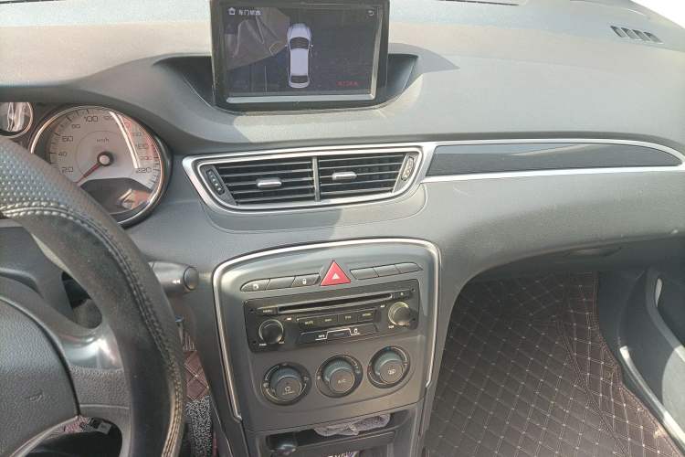 Used Peugeot 308 2014 Enjoy Edition Classic 1.6L Manual YouShang Model Audio And AC Panel