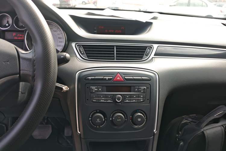 Used Peugeot 308 2014 Enjoy Edition Classic 1.6L Automatic Premium Model Audio And AC Panel