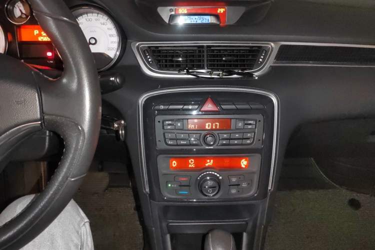 Used Peugeot 308 2014 Enjoyment Edition Classic 1.6L Automatic Fashion Model Audio And AC Panel