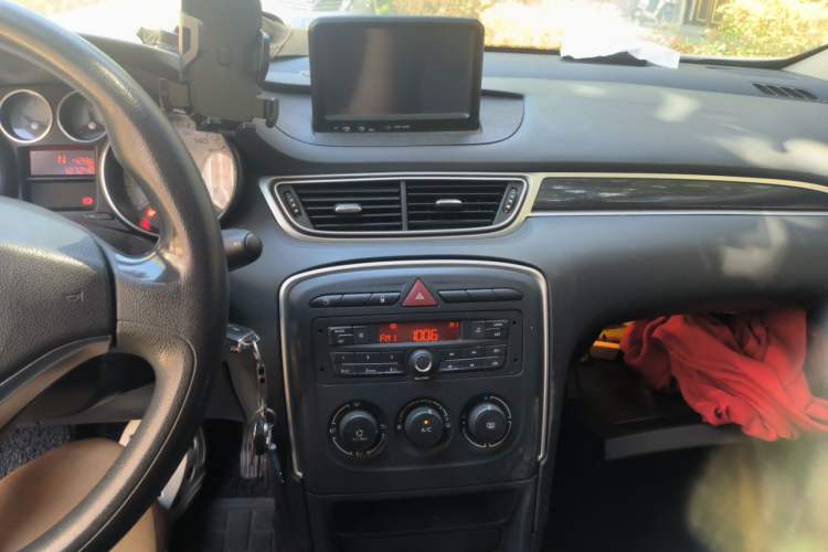 Used Peugeot 308 2014 Enjoy Edition Classic 1.6L Automatic Premium Model Audio And AC Panel