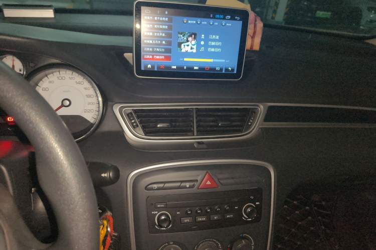 Used Peugeot 308 2014 Enjoy Edition Classic 1.6L Manual YouShang Model Audio And AC Panel