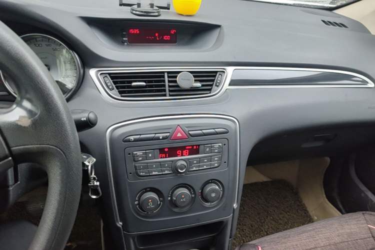 Used Peugeot 308 2014 Enjoy Edition Classic 1.6L Automatic Premium Model Audio And AC Panel