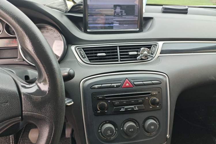 Used Peugeot 308 2014 Enjoy Edition Classic 1.6L Automatic Premium Model Audio And AC Panel
