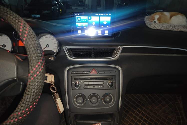 Used Peugeot 308 2014 Enjoy Edition Classic 1.6L Manual YouShang Model Audio And AC Panel