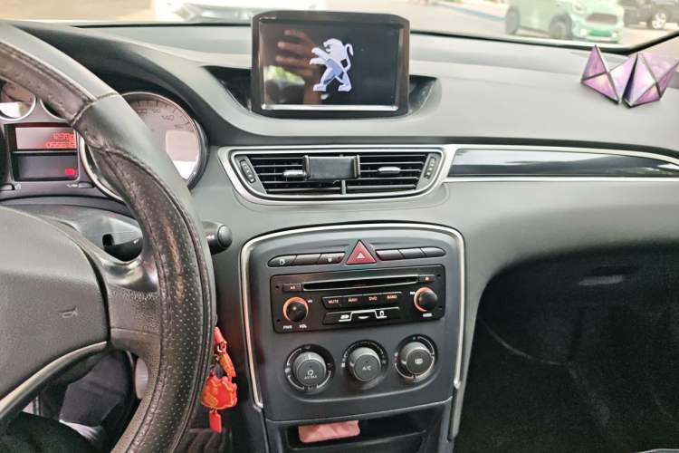Used Peugeot 308 2014 Enjoy Edition Classic 1.6L Manual YouShang Model Audio And AC Panel