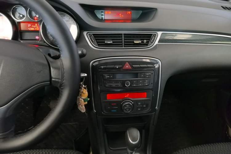 Used Peugeot 308 2014 Enjoy Edition Classic 1.6L Automatic Premium Model Audio And AC Panel