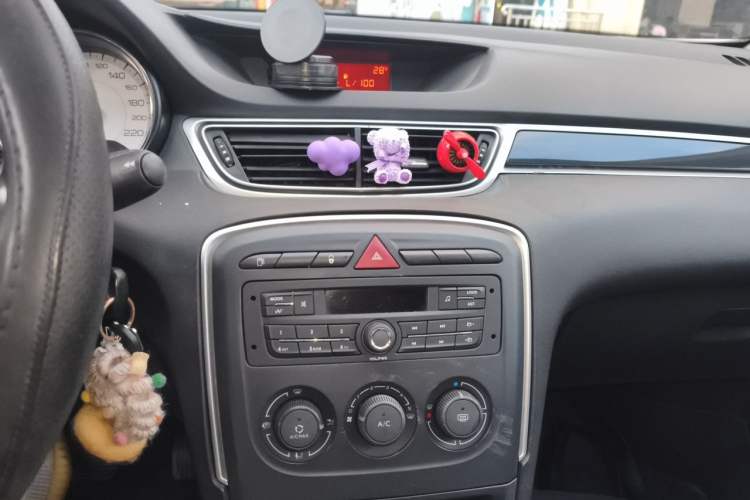 Used Peugeot 308 2014 Enjoy Edition Classic 1.6L Automatic Premium Model Audio And AC Panel