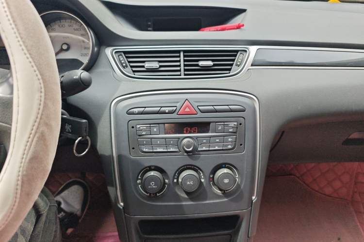 Used Peugeot 308 2014 Enjoy Edition Classic 1.6L Automatic Premium Model Audio And AC Panel