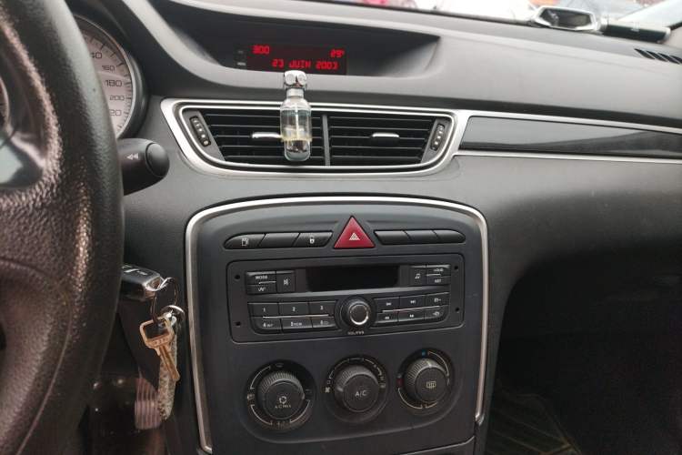 Used Peugeot 308 2014 Enjoy Edition Classic 1.6L Automatic Premium Model Audio And AC Panel