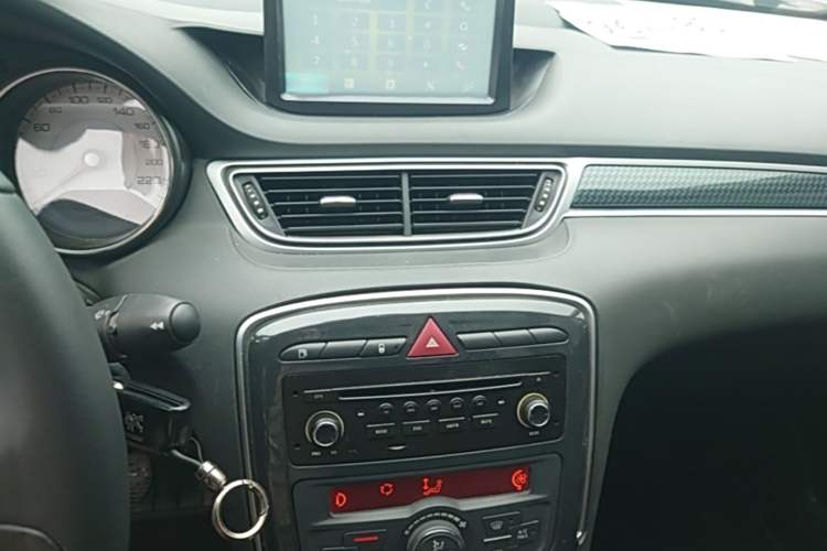 Used Peugeot 308 2014 Enjoyment Edition Classic 1.6L Automatic Fashion Model Audio And AC Panel