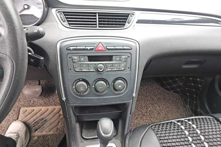 Used Peugeot 308 2014 Enjoy Edition Classic 1.6L Automatic Premium Model Audio And AC Panel
