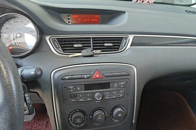 Used Peugeot 308 2014 Enjoy Edition Classic 1.6L Automatic Premium Model Audio And AC Panel