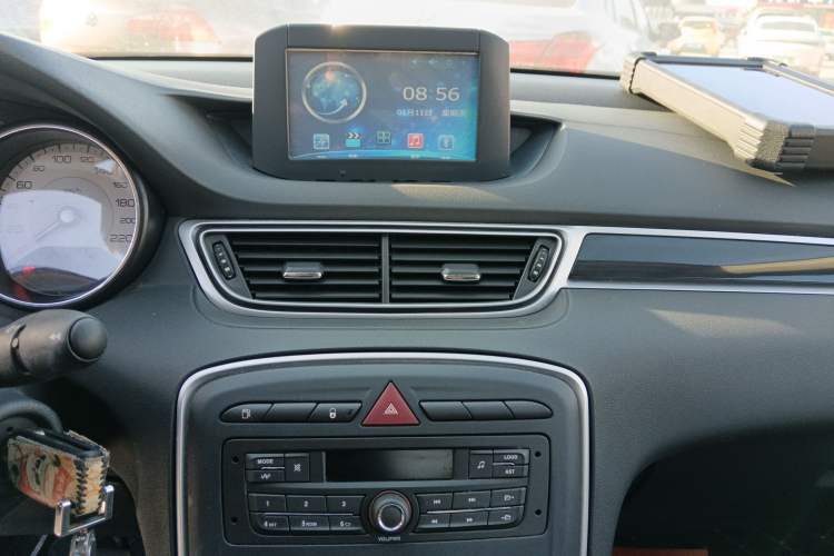 Used Peugeot 308 2014 Enjoy Edition Classic 1.6L Manual YouShang Model Audio And AC Panel