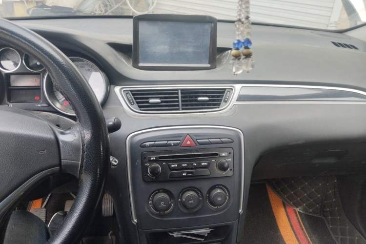 Used Peugeot 308 2014 Enjoy Edition Classic 1.6L Manual YouShang Model Audio And AC Panel