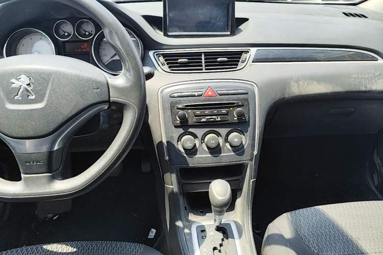 Used Peugeot 308 2014 Enjoy Edition Classic 1.6L Automatic Premium Model Audio And AC Panel