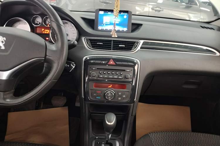 Used Peugeot 308 2014 Enjoyment Edition Classic 1.6L Automatic Fashion Model Audio And AC Panel