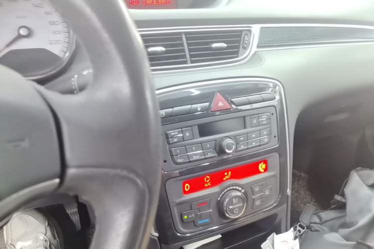 Used Peugeot 308 2014 Enjoyment Edition Classic 1.6L Automatic Fashion Model Audio And AC Panel