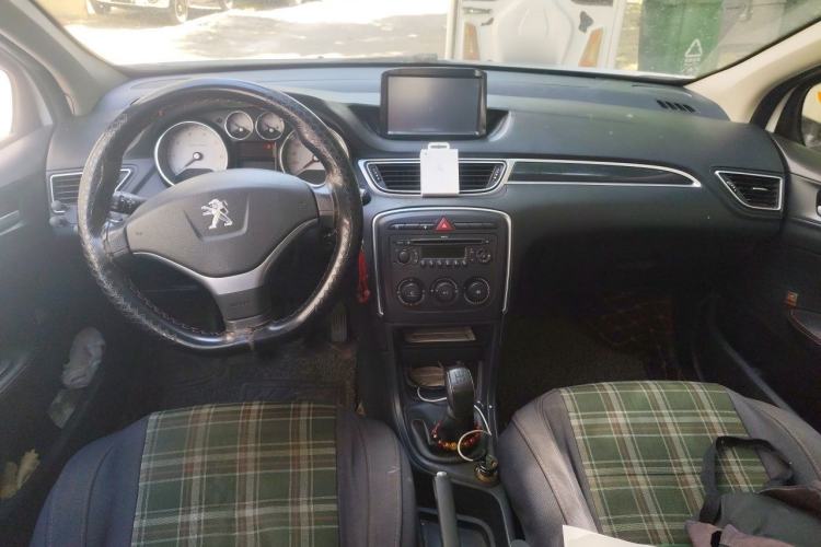 Used Peugeot 308 2014 Enjoy Edition Classic 1.6L Manual YouShang Model Center Console