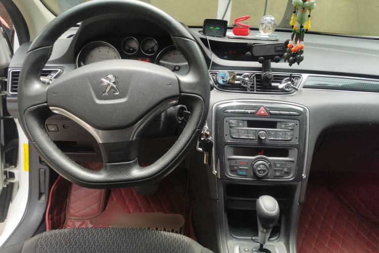 Used Peugeot 308 2014 Enjoyment Edition Classic 1.6L Automatic Fashion Model Center Console