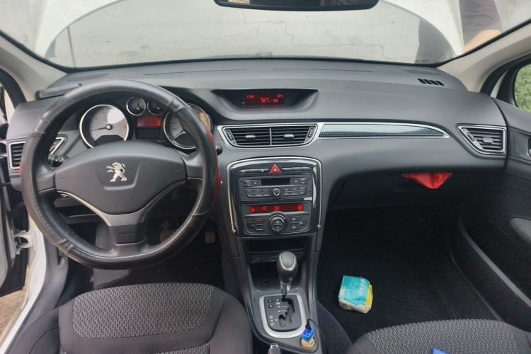 Used Peugeot 308 2014 Enjoyment Edition Classic 1.6L Automatic Fashion Model Center Console