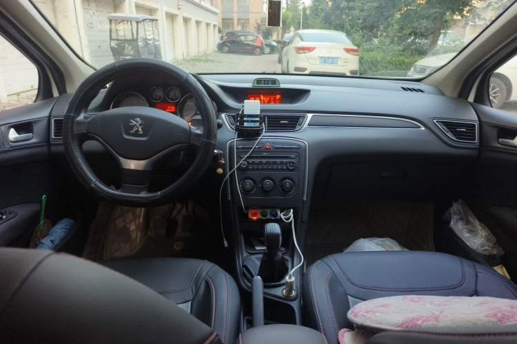 Used Peugeot 308 2014 Enjoy Edition Classic 1.6L Manual YouShang Model Center Console