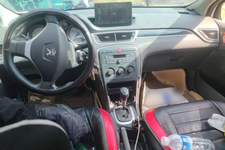 Used Peugeot 308 2014 Enjoy Edition Classic 1.6L Automatic Premium Model Center Console