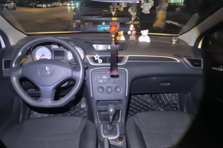 Used Peugeot 308 2014 Enjoy Edition Classic 1.6L Automatic Premium Model Center Console
