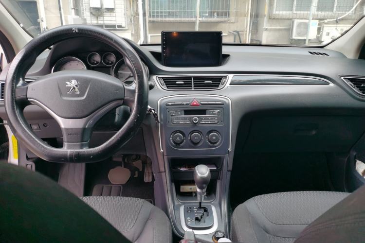 Used Peugeot 308 2014 Enjoy Edition Classic 1.6L Automatic Premium Model Center Console