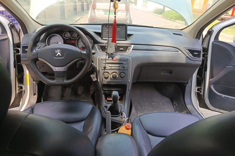 Used Peugeot 308 2014 Enjoy Edition Classic 1.6L Manual YouShang Model Center Console