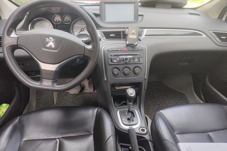 Used Peugeot 308 2014 Enjoy Edition Classic 1.6L Automatic Premium Model Center Console