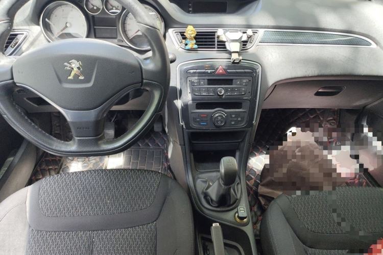 Used Peugeot 308 2014 Enjoy Edition Classic 1.6L Manual Fashion Model Center Console