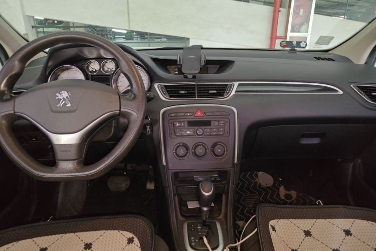 Used Peugeot 308 2014 Enjoyment Edition Classic 1.6L Automatic Fashion Model Center Console