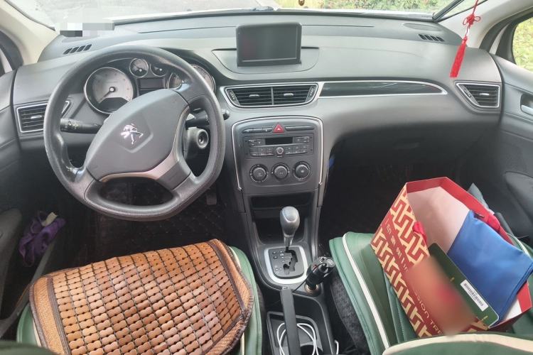 Used Peugeot 308 2014 Enjoy Edition Classic 1.6L Automatic Premium Model Center Console