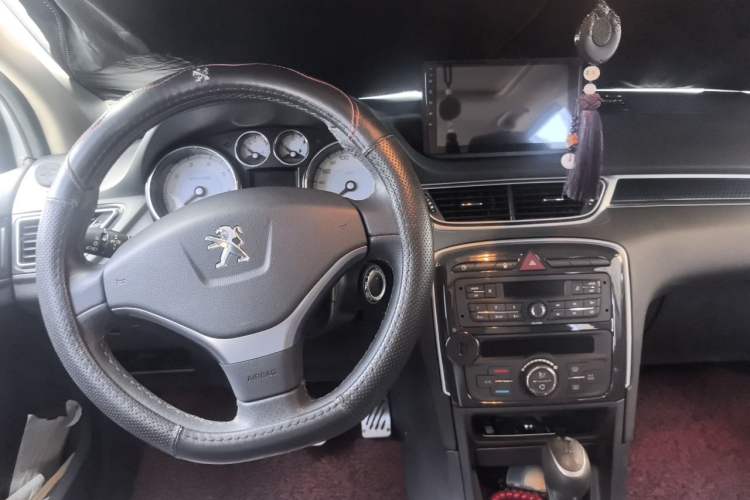 Used Peugeot 308 2014 Enjoyment Edition Classic 1.6L Automatic Fashion Model Center Console