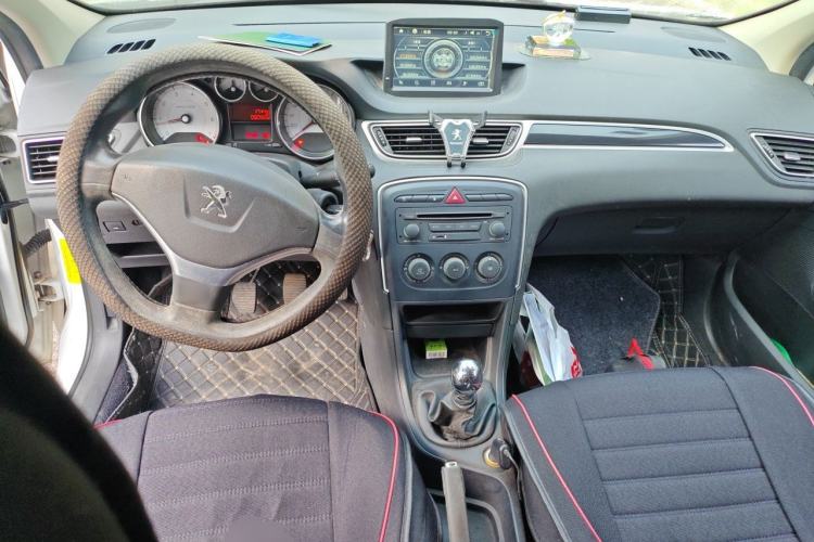 Used Peugeot 308 2014 Enjoy Edition Classic 1.6L Manual YouShang Model Center Console