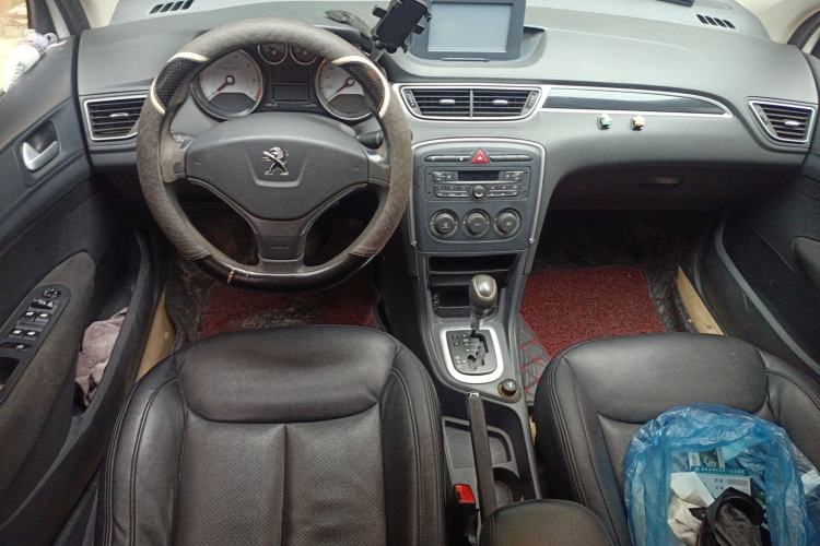 Used Peugeot 308 2014 Enjoy Edition Classic 1.6L Automatic Premium Model Center Console