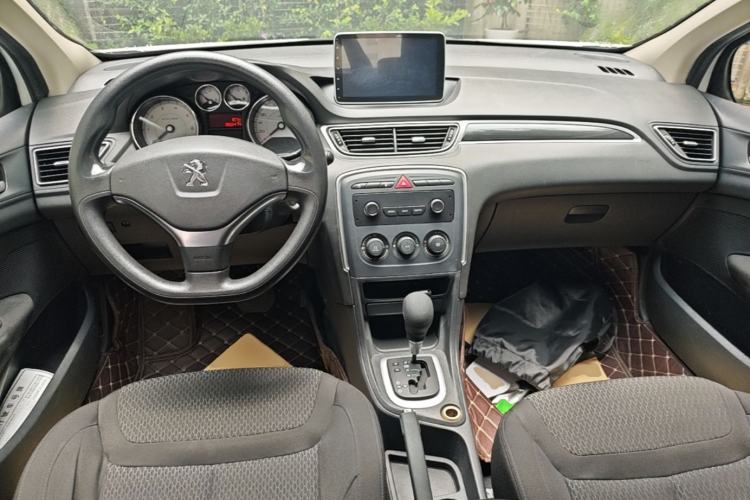 Used Peugeot 308 2014 Enjoy Edition Classic 1.6L Automatic Premium Model Center Console