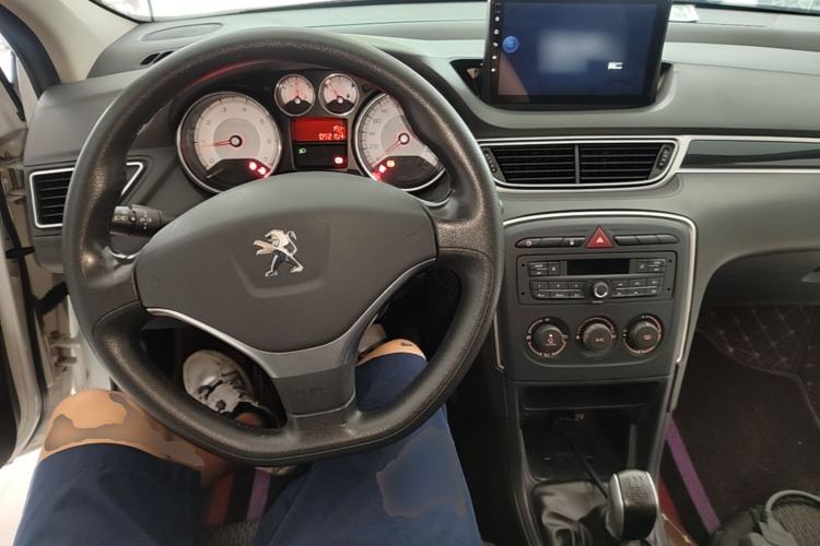 Used Peugeot 308 2014 Enjoy Edition Classic 1.6L Manual YouShang Model Center Console