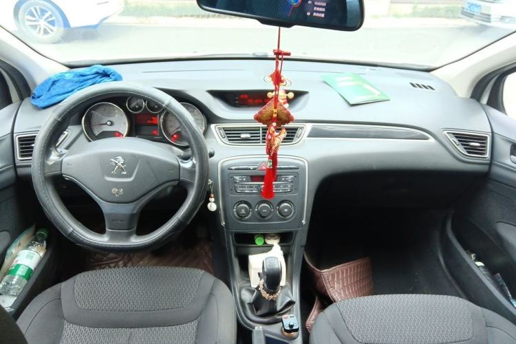 Used Peugeot 308 2014 Enjoy Edition Classic 1.6L Manual YouShang Model Center Console