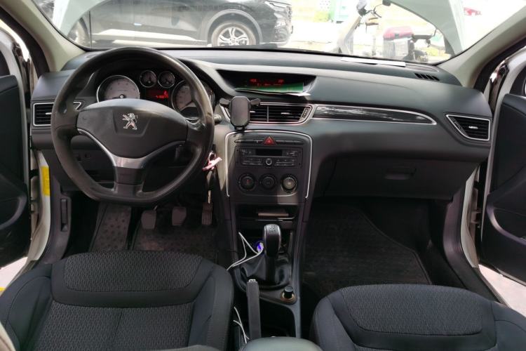 Used Peugeot 308 2014 Enjoy Edition Classic 1.6L Manual YouShang Model Center Console