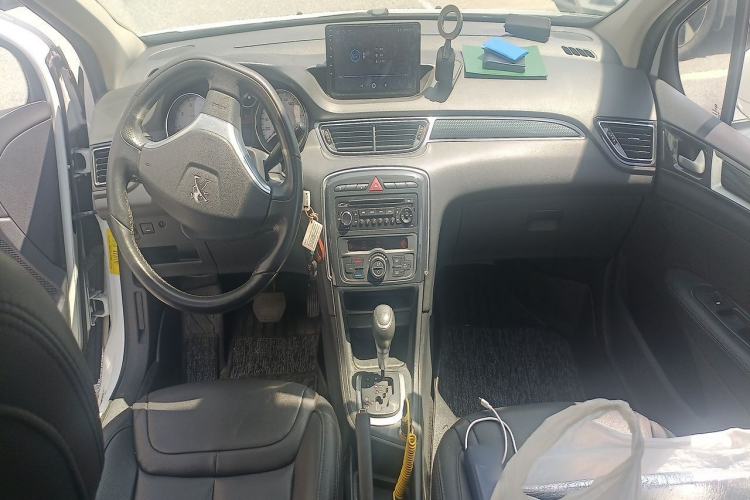 Used Peugeot 308 2014 Enjoyment Edition Classic 1.6L Automatic Fashion Model Center Console